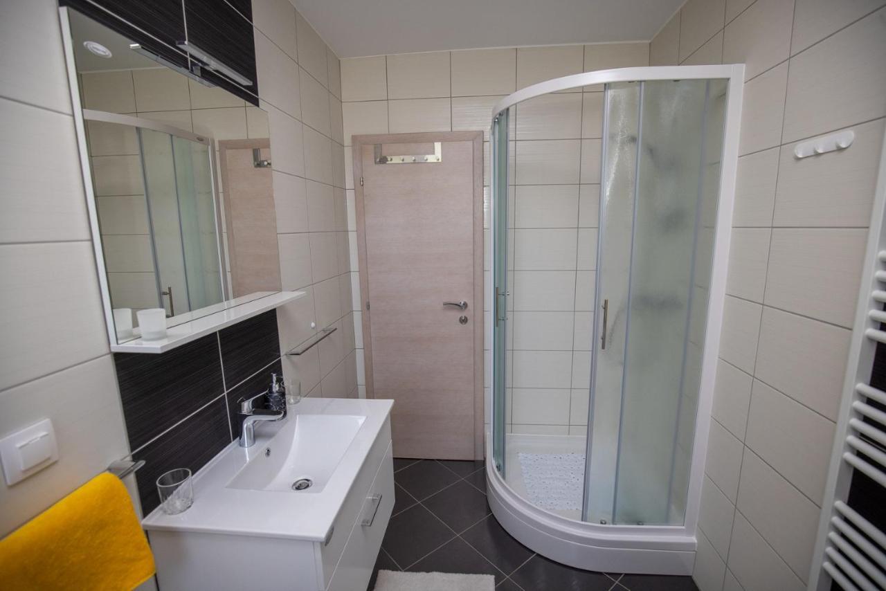 Apartmani San Martin สเวติ มาร์ติน นา มูรี ภายนอก รูปภาพ